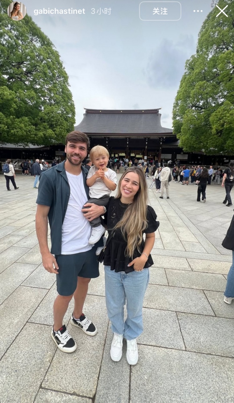 澤卡妻子更新社媒，曬出休賽期一家人在日本明治神宮游覽照