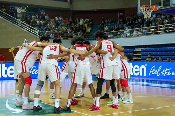 末節(jié)37分一波流??張博源15分 中國U19男籃大勝美國紐約復興者