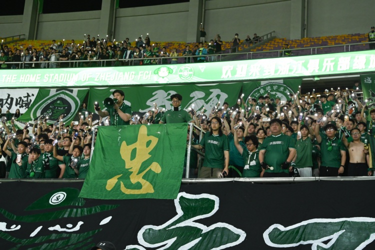 新華社：浙江隊(duì)訂購了3000件主場球迷版球衣，賽程未過半就售空
