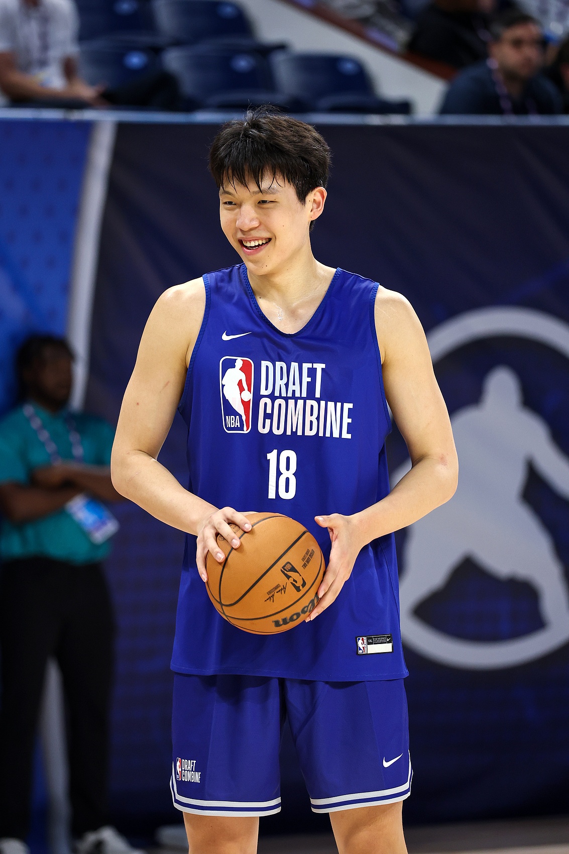 青島日?qǐng)?bào)：無緣NBA選秀“小綠屋”意料之中，楊瀚森簽位基本確定