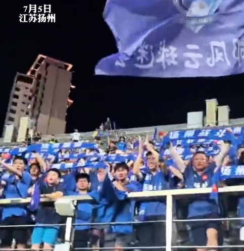 27063人現(xiàn)場觀賽揚州vs無錫，創(chuàng)揚州體育賽事的上座率新高