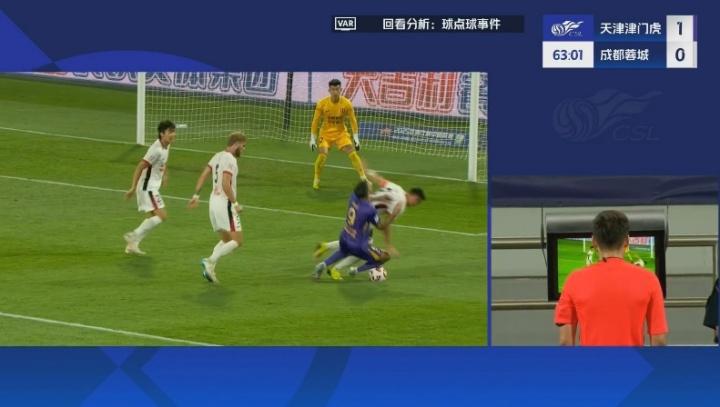 蓉城0-2落后！周定洋踩踏基萊斯送點，阿代米主罰命中