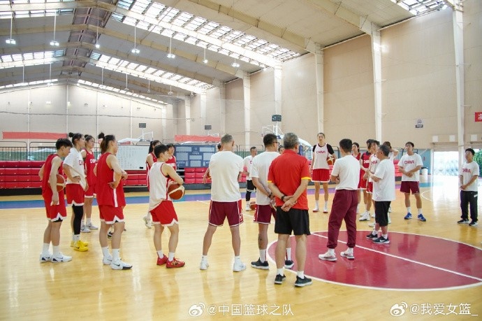 還剩16名球員！王佳琦和周靜均因傷暫時(shí)退出中國女籃集訓(xùn)