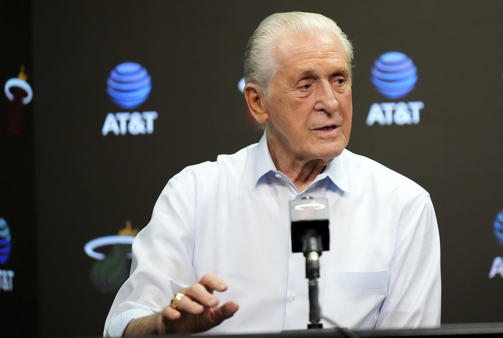 維金斯去湖人？NBA高管：萊利會幫詹姆斯？他還在生氣呢