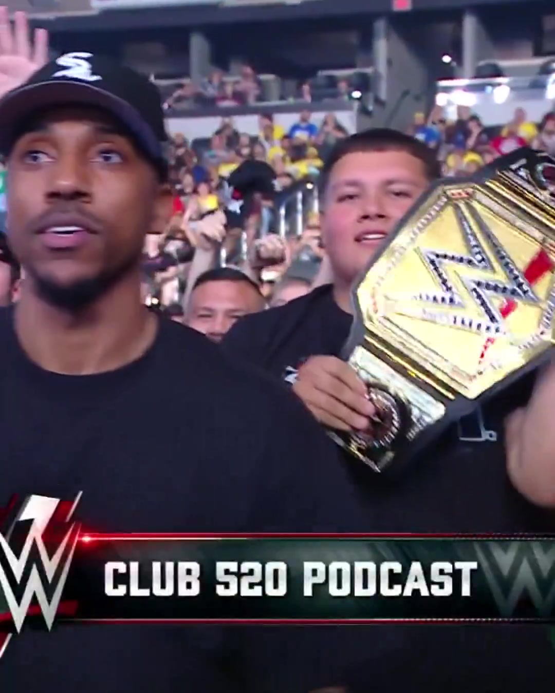 忠實(shí)摔迷！哈利伯頓和蒂格現(xiàn)場觀戰(zhàn)WWE“摔角狂歡”賽事