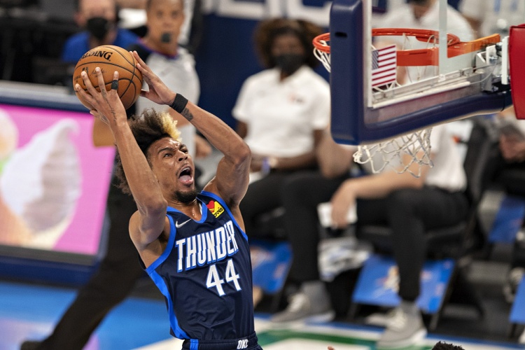 NBA生涯場均2分1.1板！Scotto：灰熊與小查理-布朗達成了簽約協(xié)議
