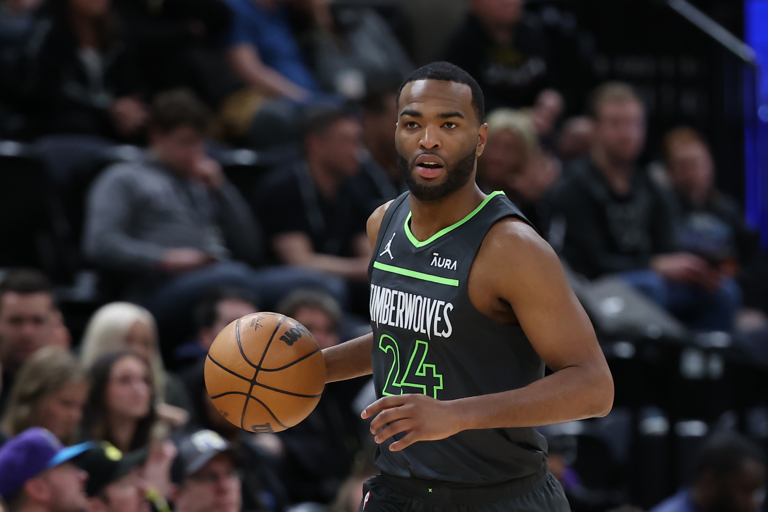 對陣76人曾單場轟53分！媒體人：TJ-沃倫將代表廣州打NBA季前賽